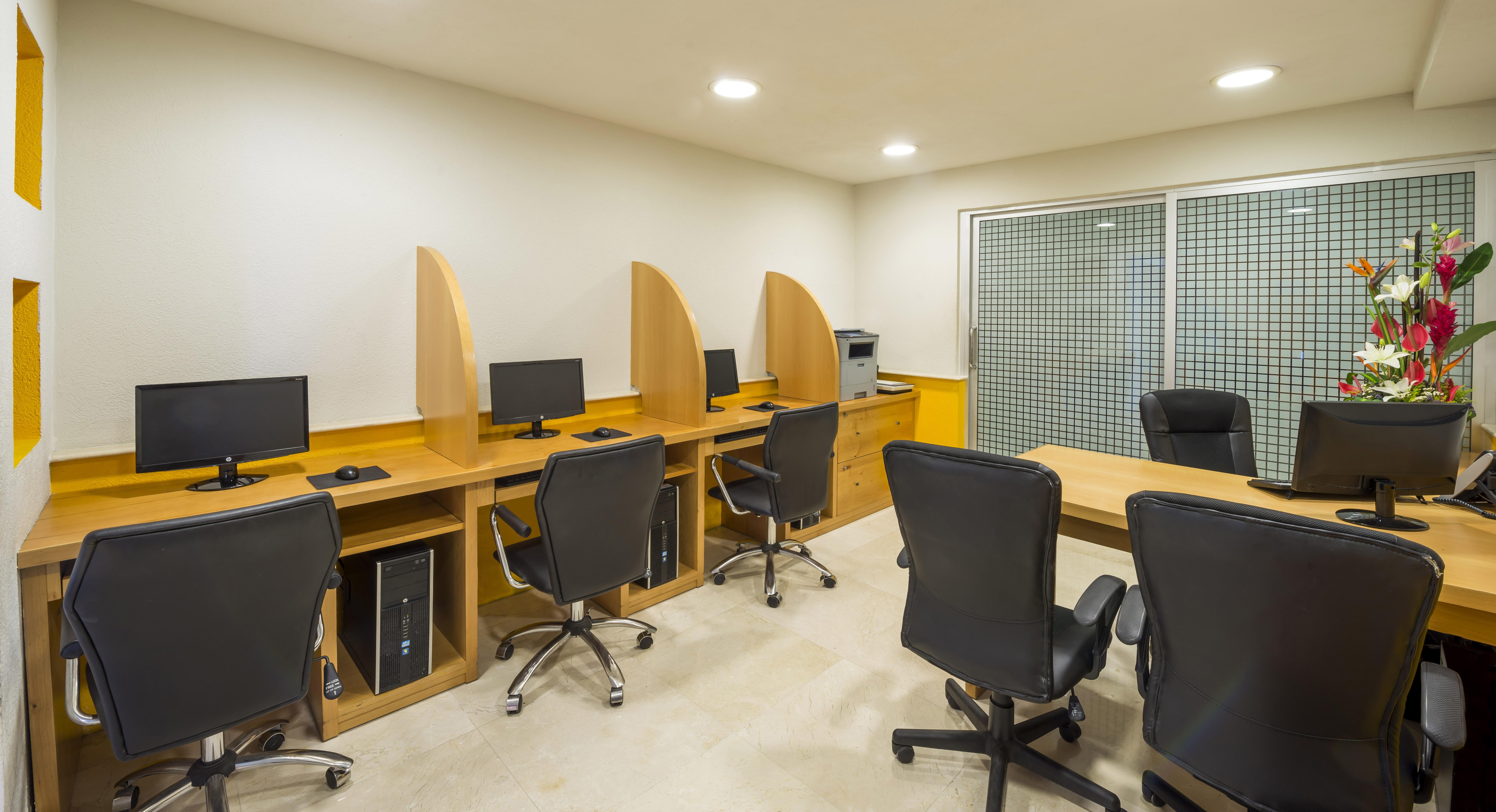 Camino Real Веракрус Экстерьер фото Computer Lab