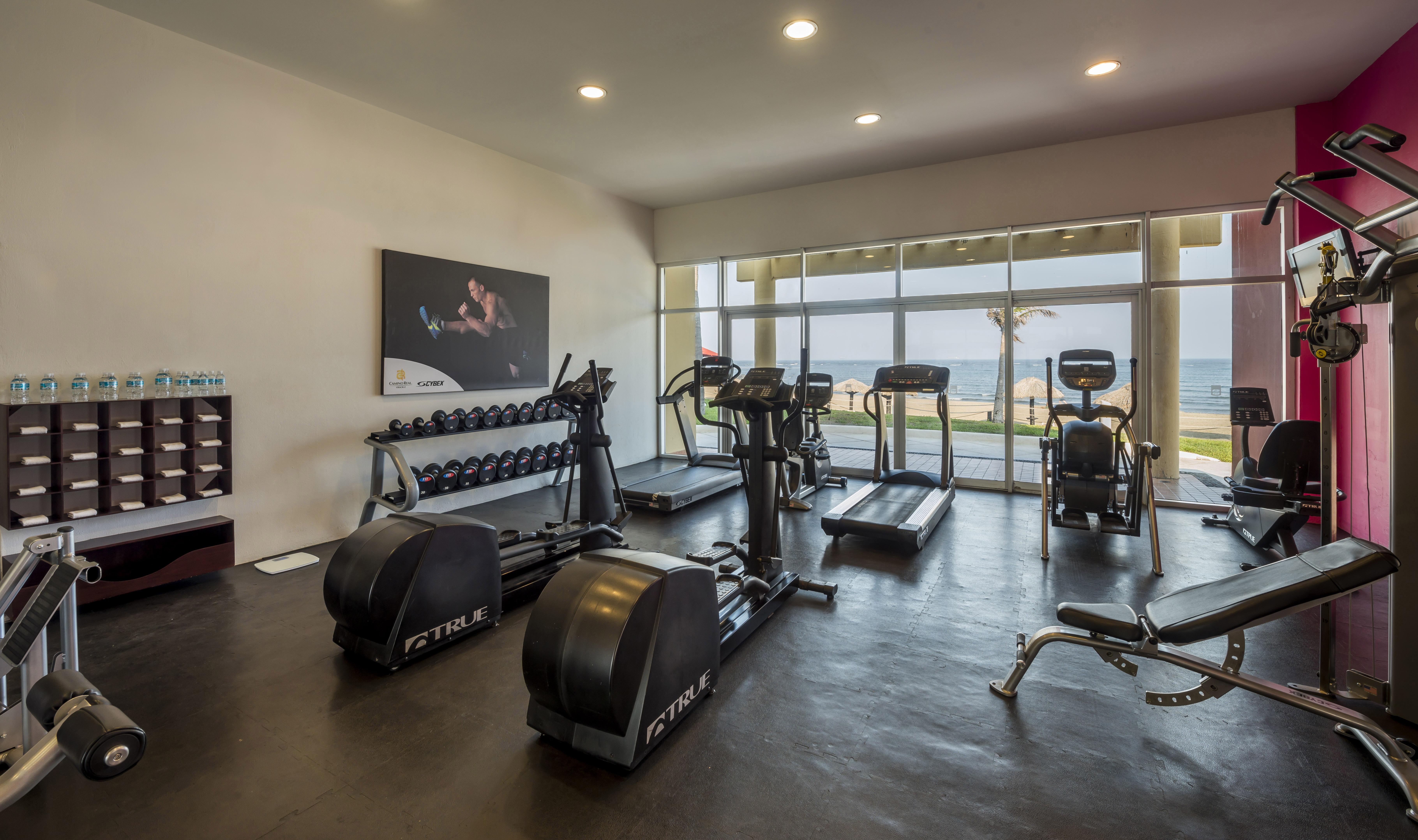 Camino Real Веракрус Экстерьер фото The gym at the hotel